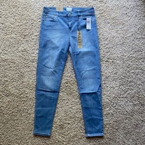 Celebrity Pink Junior/Women’s Jeans, size 13/31